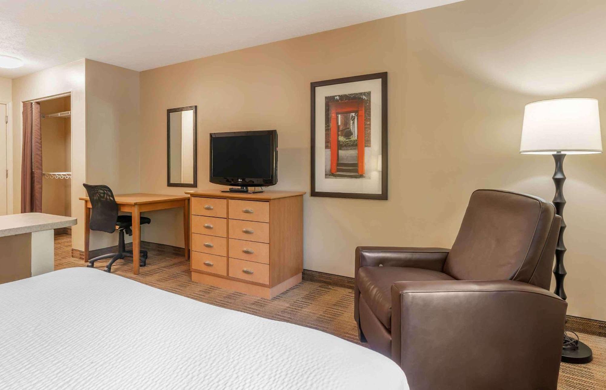 Extended Stay America Select Suites - Charlotte - Tyvola Rd - Executive Park Extérieur photo