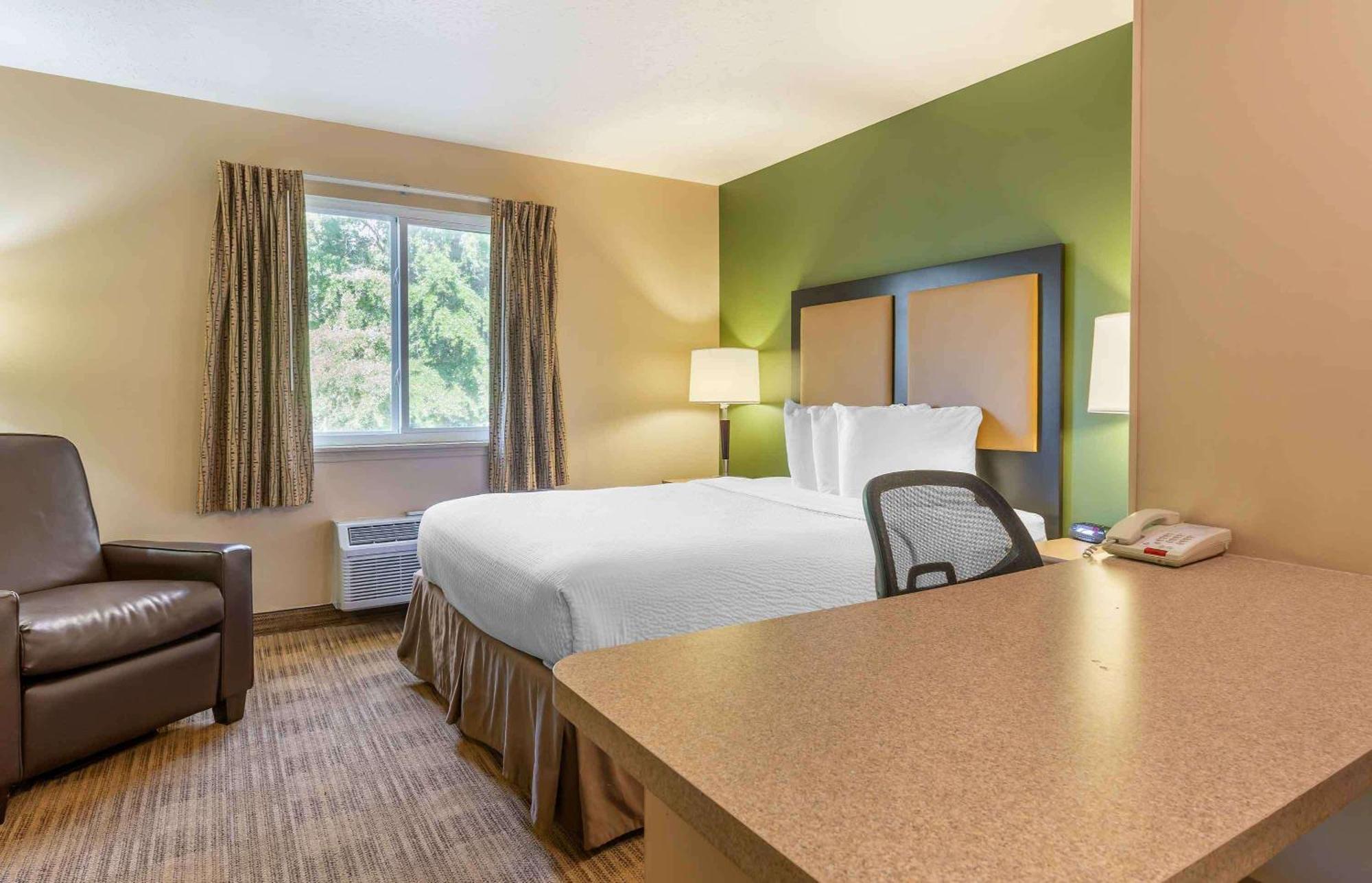 Extended Stay America Select Suites - Charlotte - Tyvola Rd - Executive Park Extérieur photo