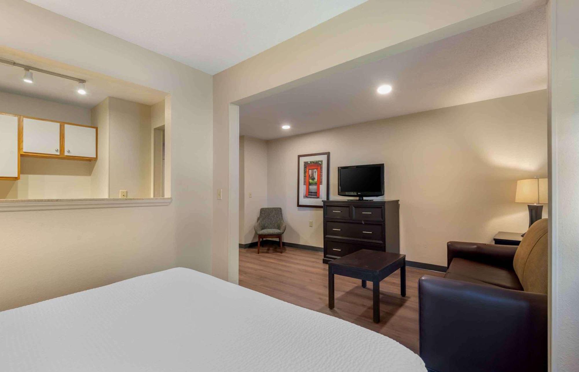 Extended Stay America Select Suites - Charlotte - Tyvola Rd - Executive Park Extérieur photo