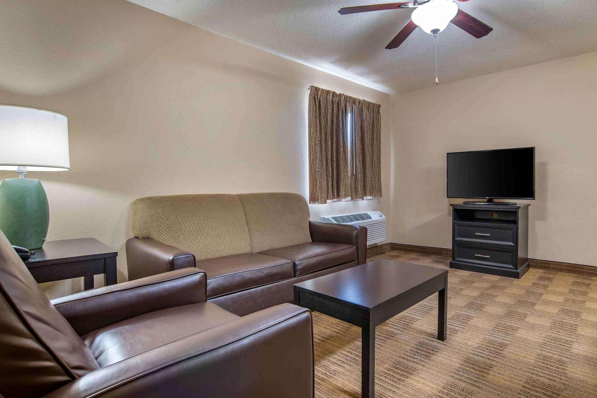 Extended Stay America Select Suites - Charlotte - Tyvola Rd - Executive Park Extérieur photo