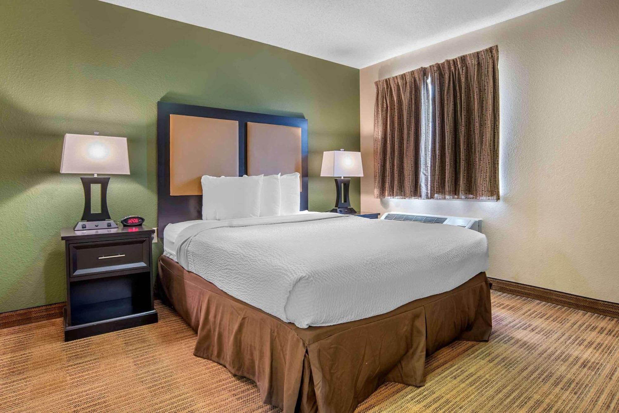 Extended Stay America Select Suites - Charlotte - Tyvola Rd - Executive Park Extérieur photo