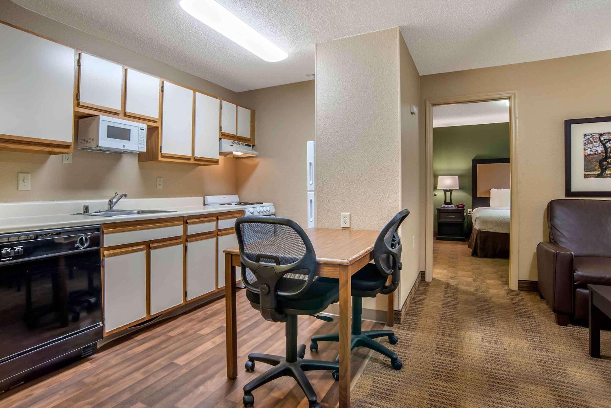 Extended Stay America Select Suites - Charlotte - Tyvola Rd - Executive Park Extérieur photo