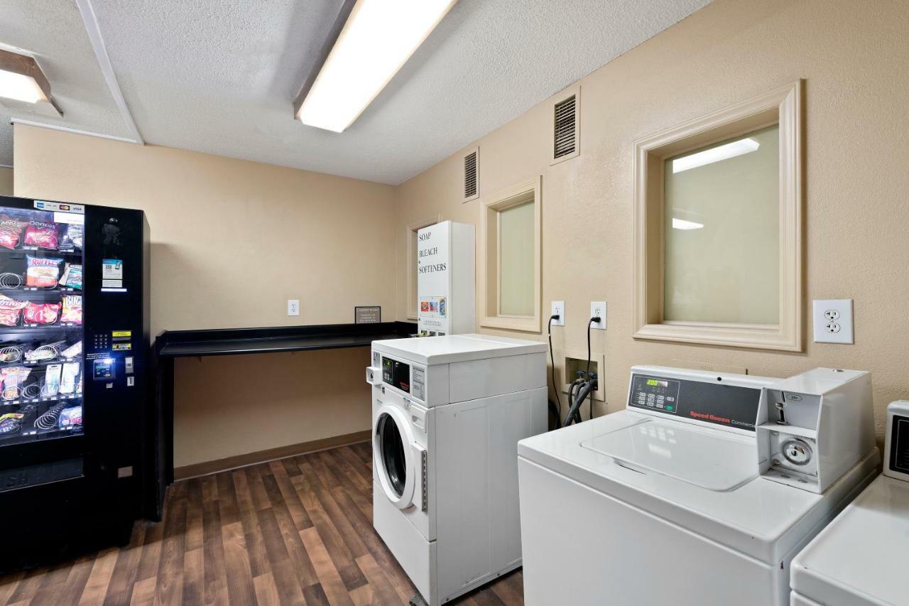 Extended Stay America Select Suites - Charlotte - Tyvola Rd - Executive Park Extérieur photo